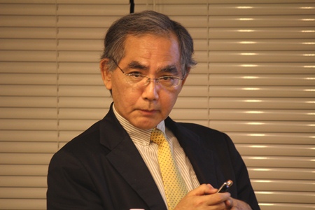 発表の様子：内田 慶市 教授